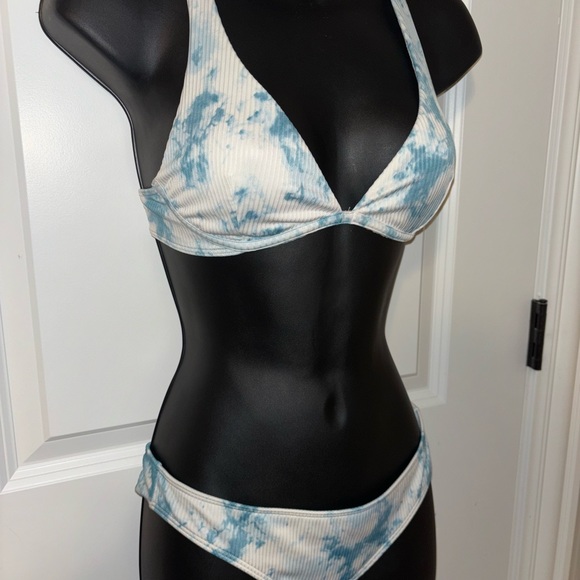 HOLLISTER Bikini Set. - Picture 2 of 6